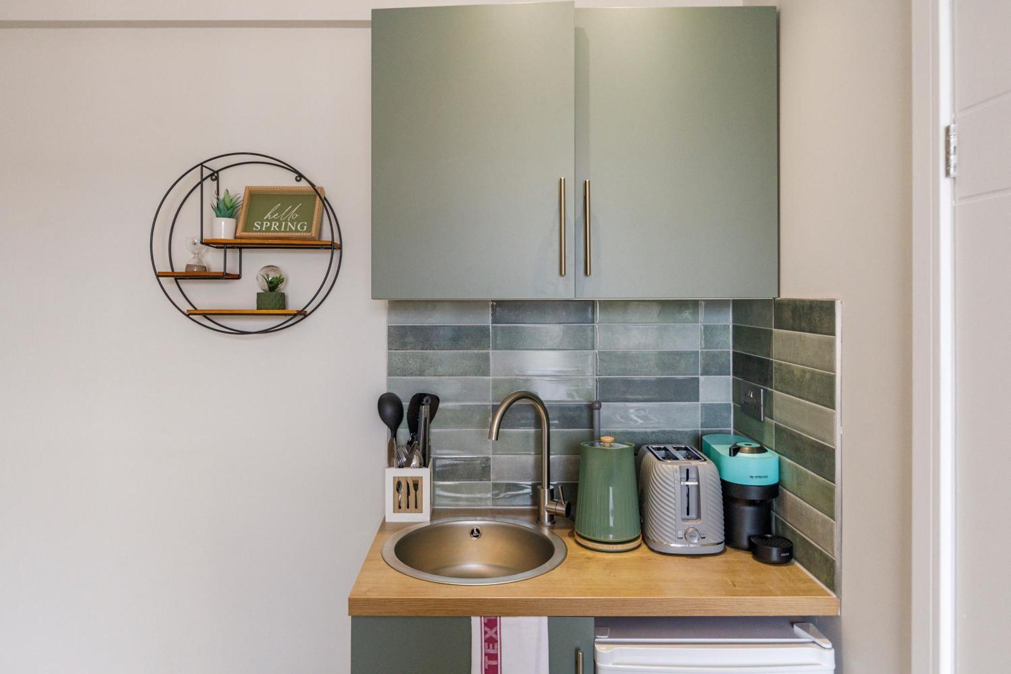 Urban Oasis Modern Minimalist Apartment London