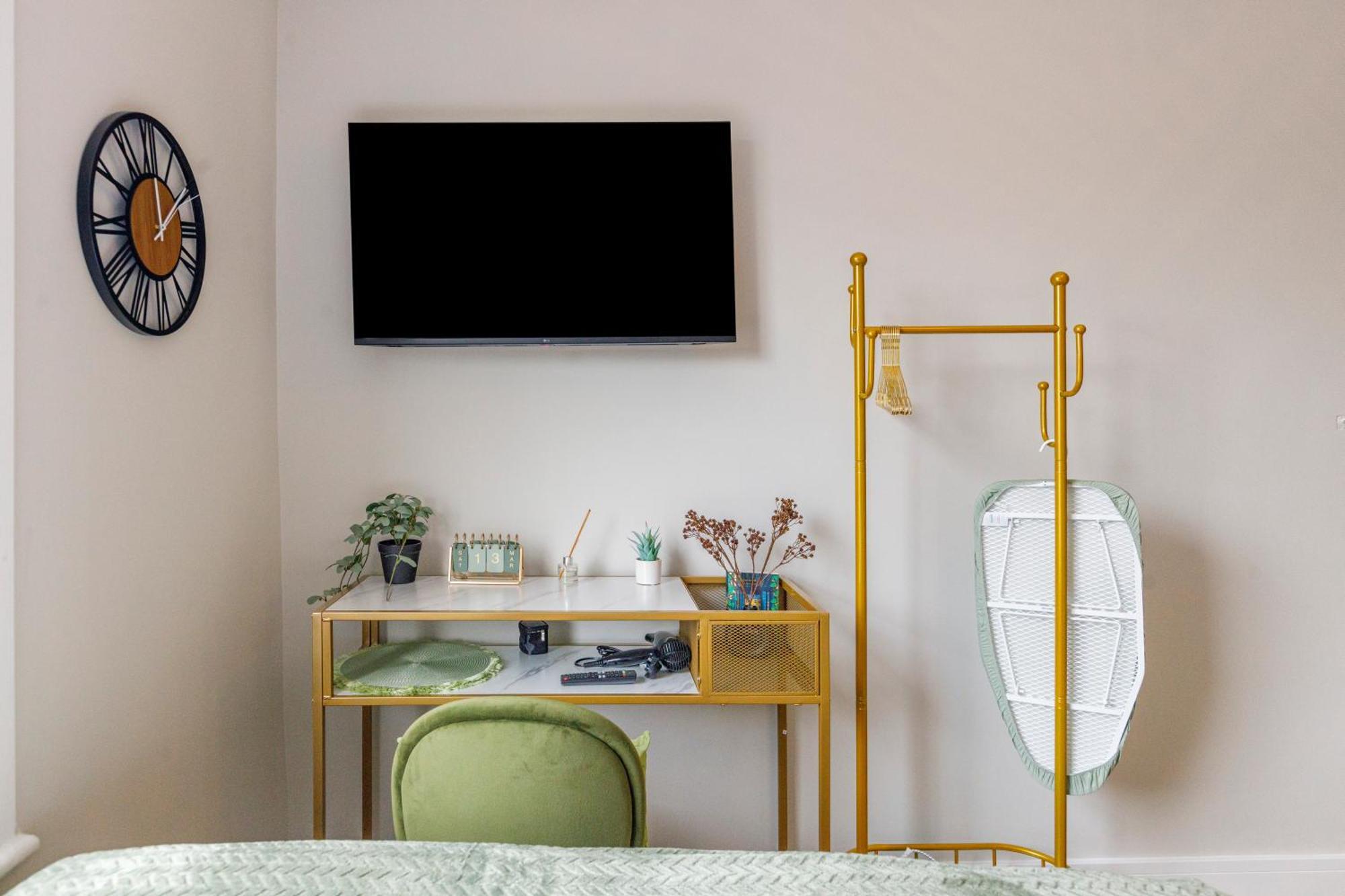 Urban Oasis Modern Minimalist Apartamento *